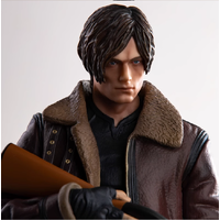 Resident Evil 4 Leon Kennedy Figure